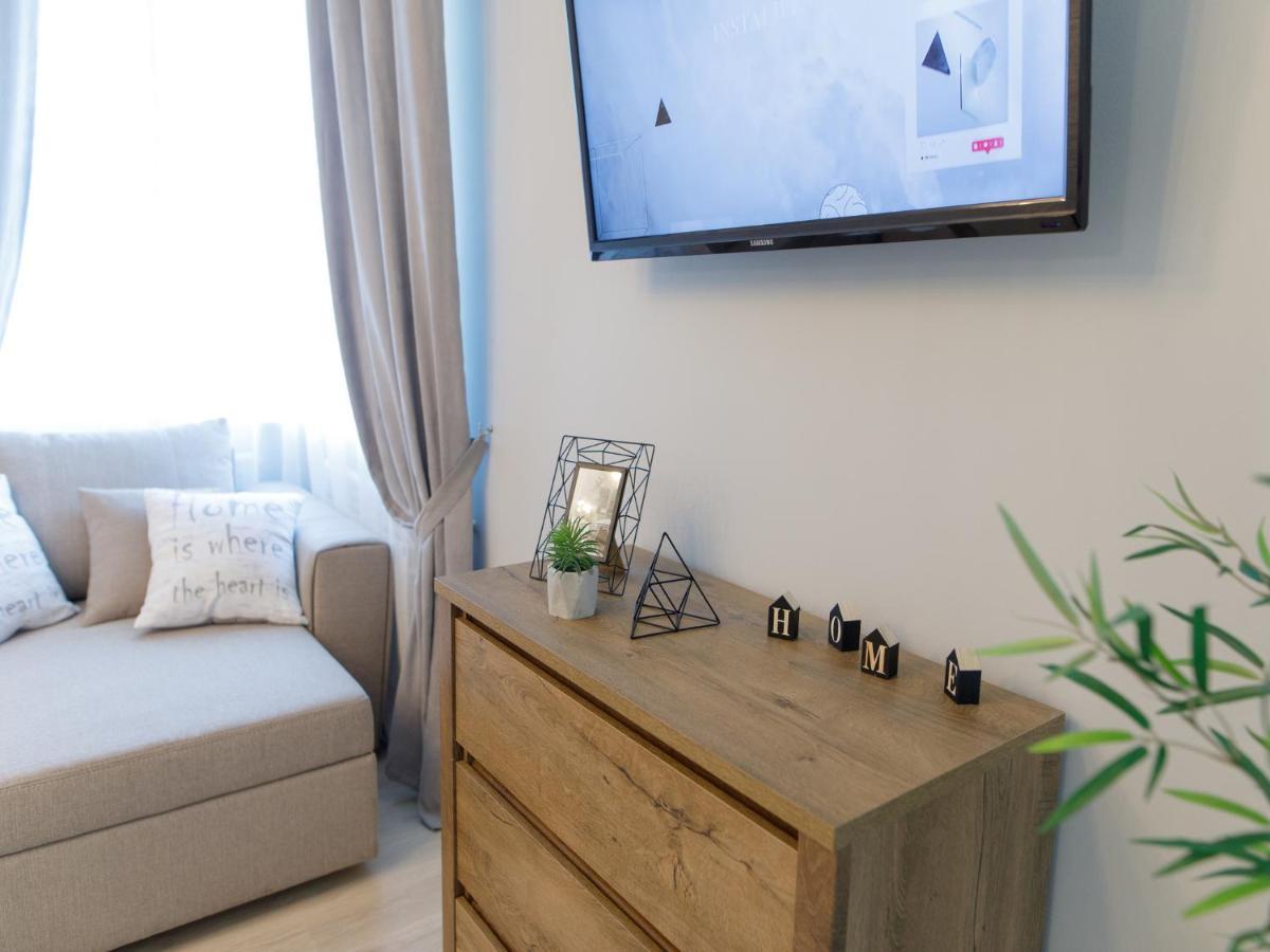 Studio Suite Near Lake With Jacuzzi Sumy Exteriér fotografie