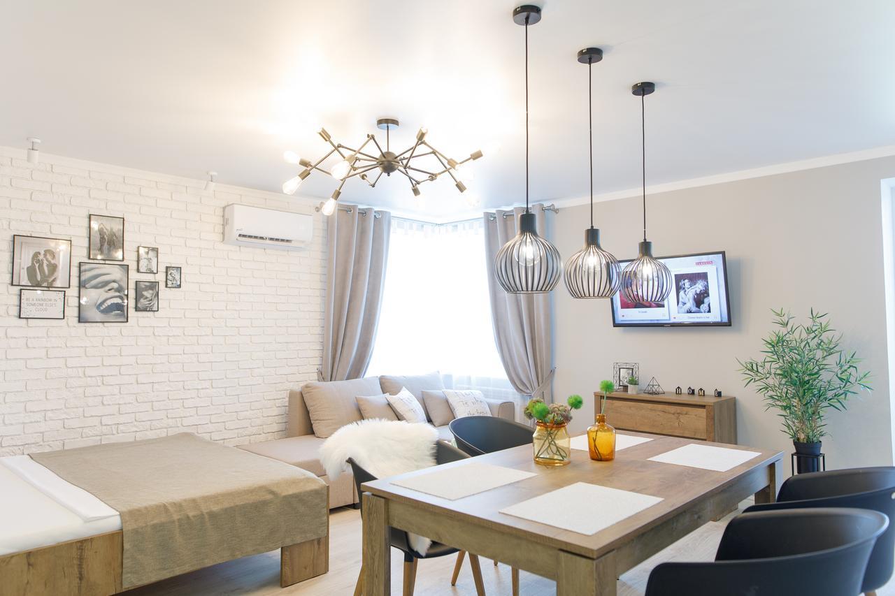 Studio Suite Near Lake With Jacuzzi Sumy Exteriér fotografie