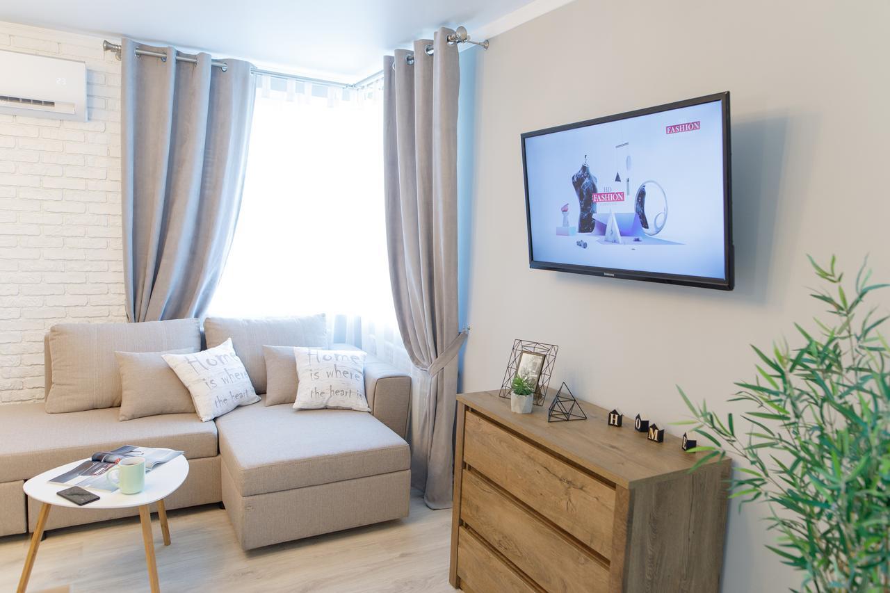 Studio Suite Near Lake With Jacuzzi Sumy Exteriér fotografie